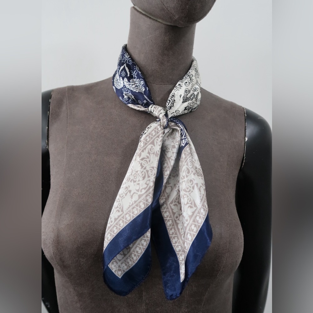 Trendy scarf